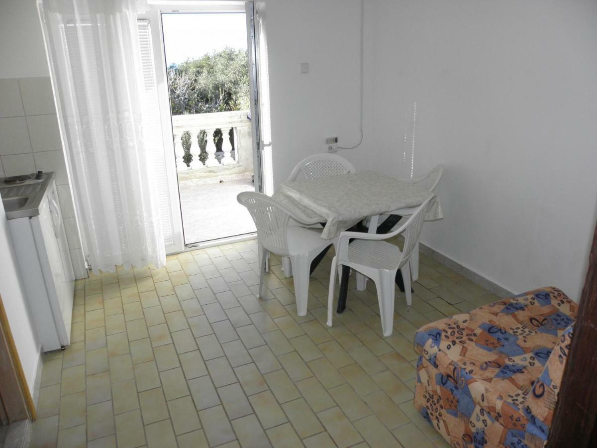 Apartments Fabijan - 50M From Sea Povljana Exterior photo